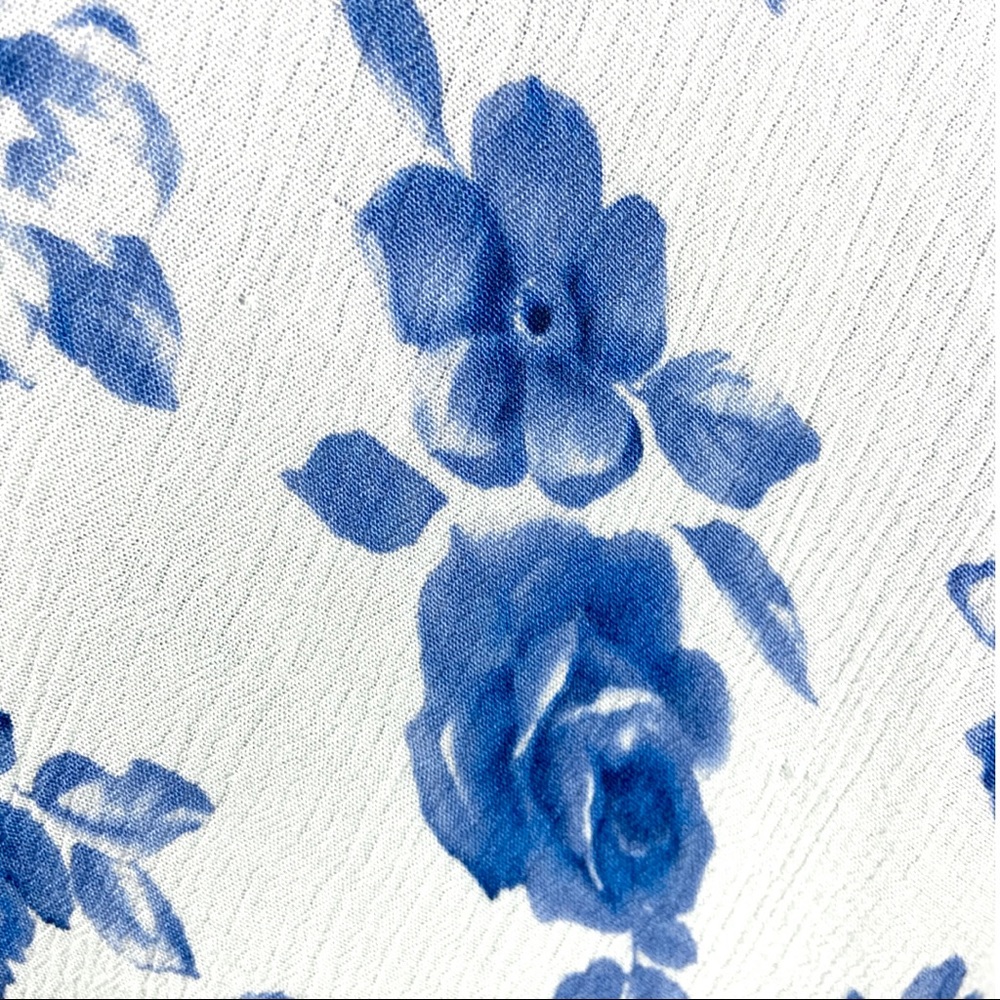 Long Sleeve Flowy Floral Top with V-neck Cutout - Picture 4 of 5